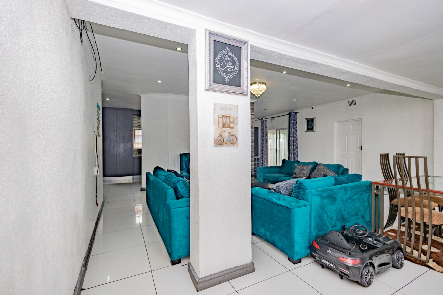 5 Bedroom Property for Sale in Vasco Estate Western Cape